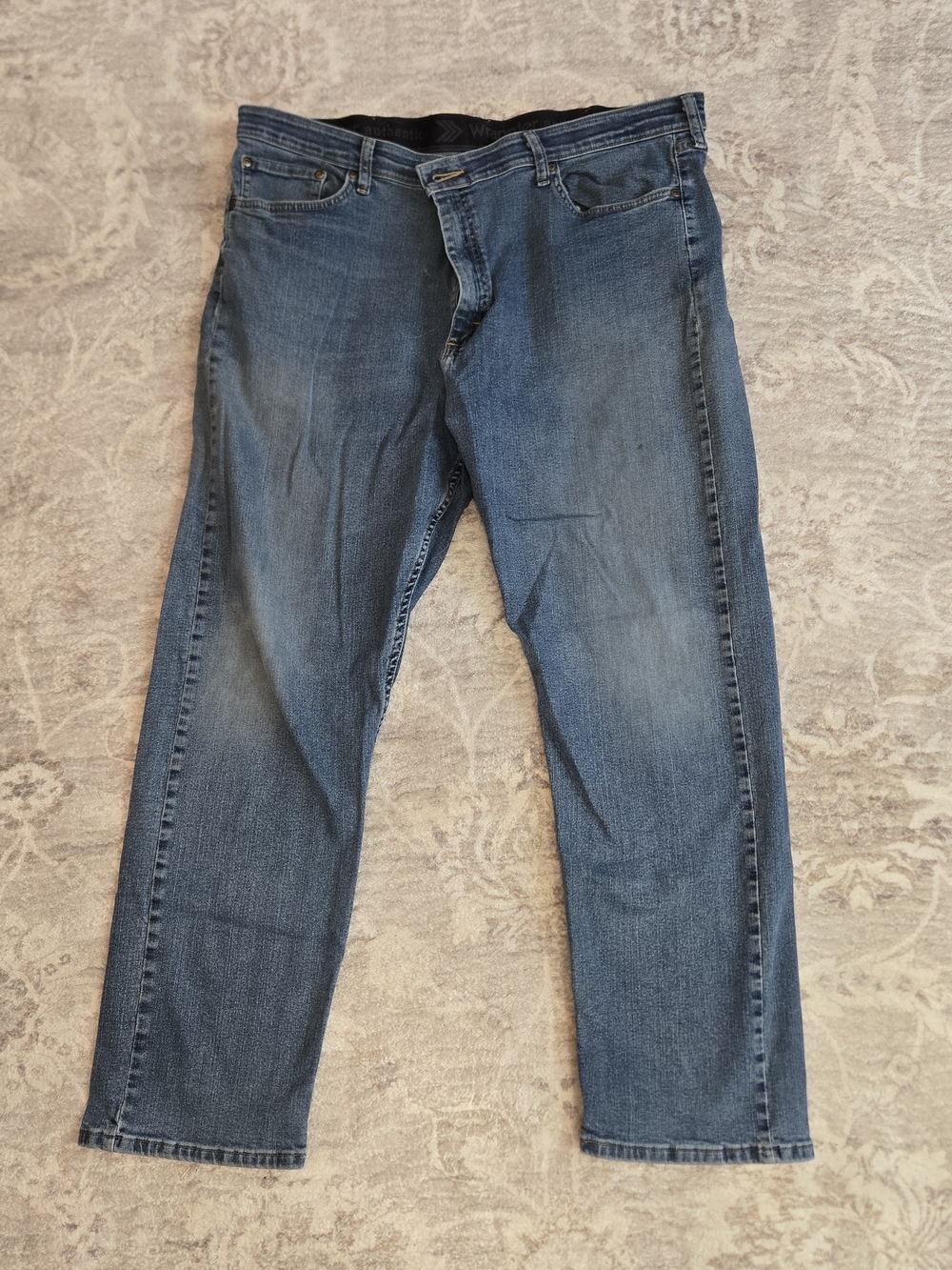 Wrangler Men's Blue Relaxed Fit Denim Jeans
